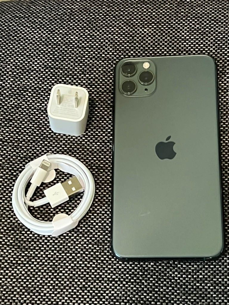 iPhone 11 Pro Max  , Factory Unlocked,  Excellent Condition Like New 