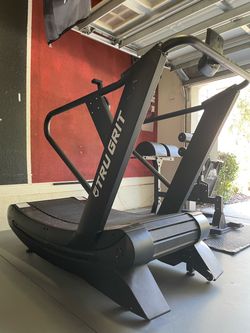 TRUEFORM RUNNER - Manual Curved Treadmill