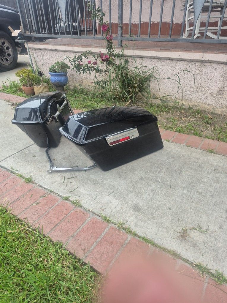 Harley Davidson Hard Fiberglass Saddlebags