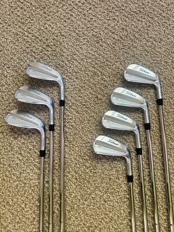 Titleist T100 Irons 4-P Excellent Condition