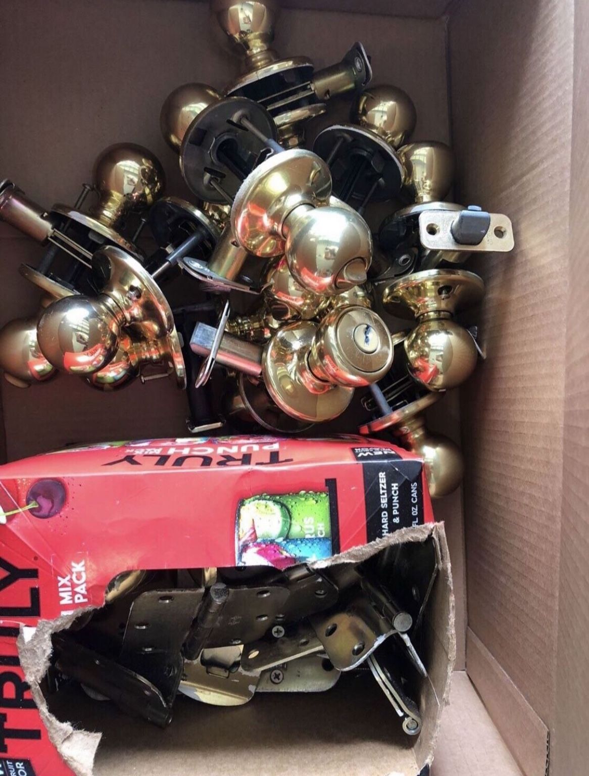 Door Knobs And Hinges