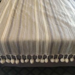 Pom Pom Throw Blanket - Turlock