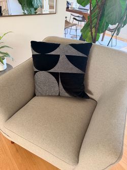Accent chair