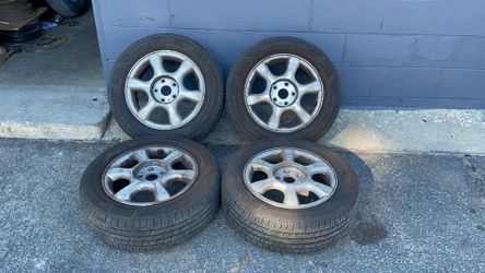 Toyota 16-inch aluminum wheels and tires Solara, Avalon, Camry 5 on 4.5