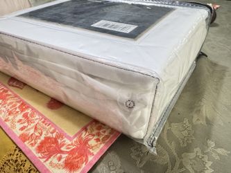 New Queen Sized White Sheet Sets