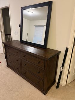 6 Drawer Dresser, mirror and nightstand