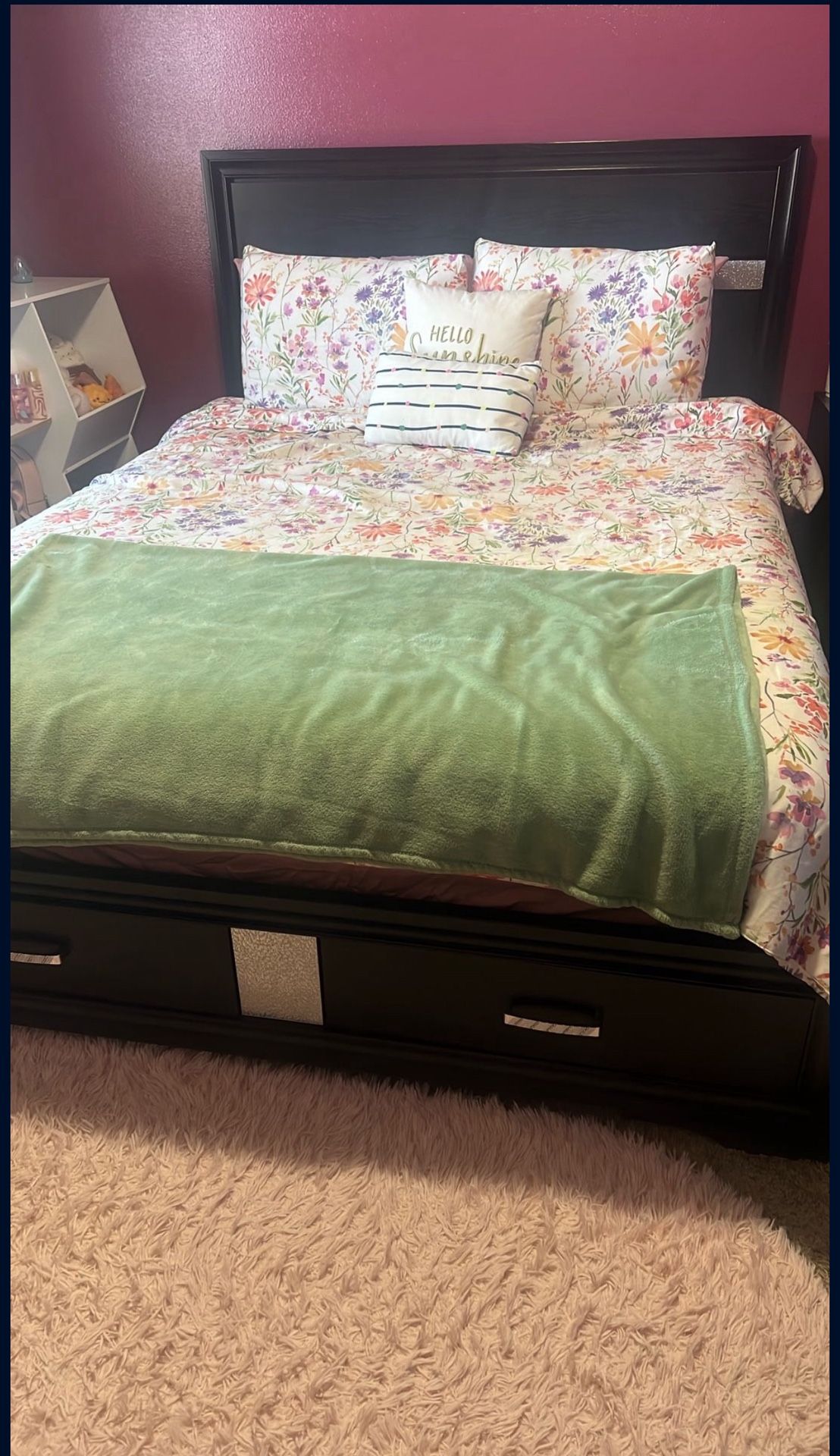 Black Queen Bed Set With Nightstand And Dresser With Mirror