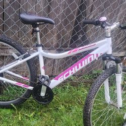 Schwinn Ranger 26" Girls Bike 