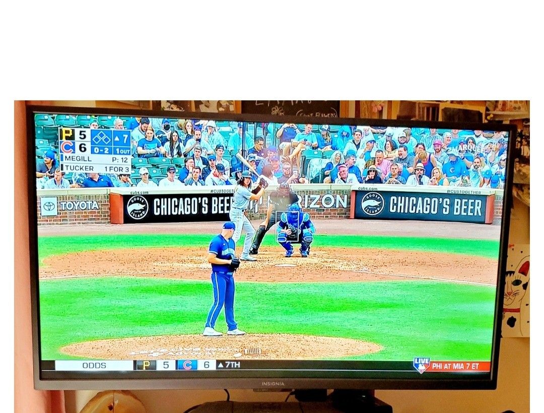 Insignia 40" LED Full HD TV