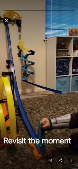 Hot wheels tracks