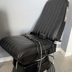 Professional Tattoo / Dental Hydraulic Chair – $250