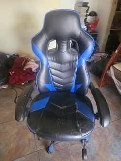 Gaming chair as is rip seat