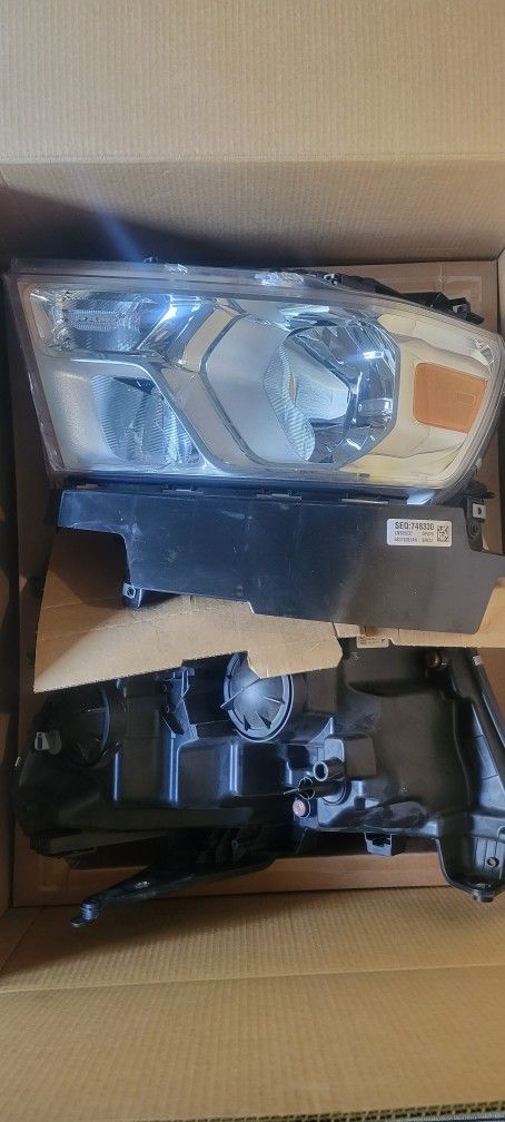2020 Dodge RAM Headlights for parts