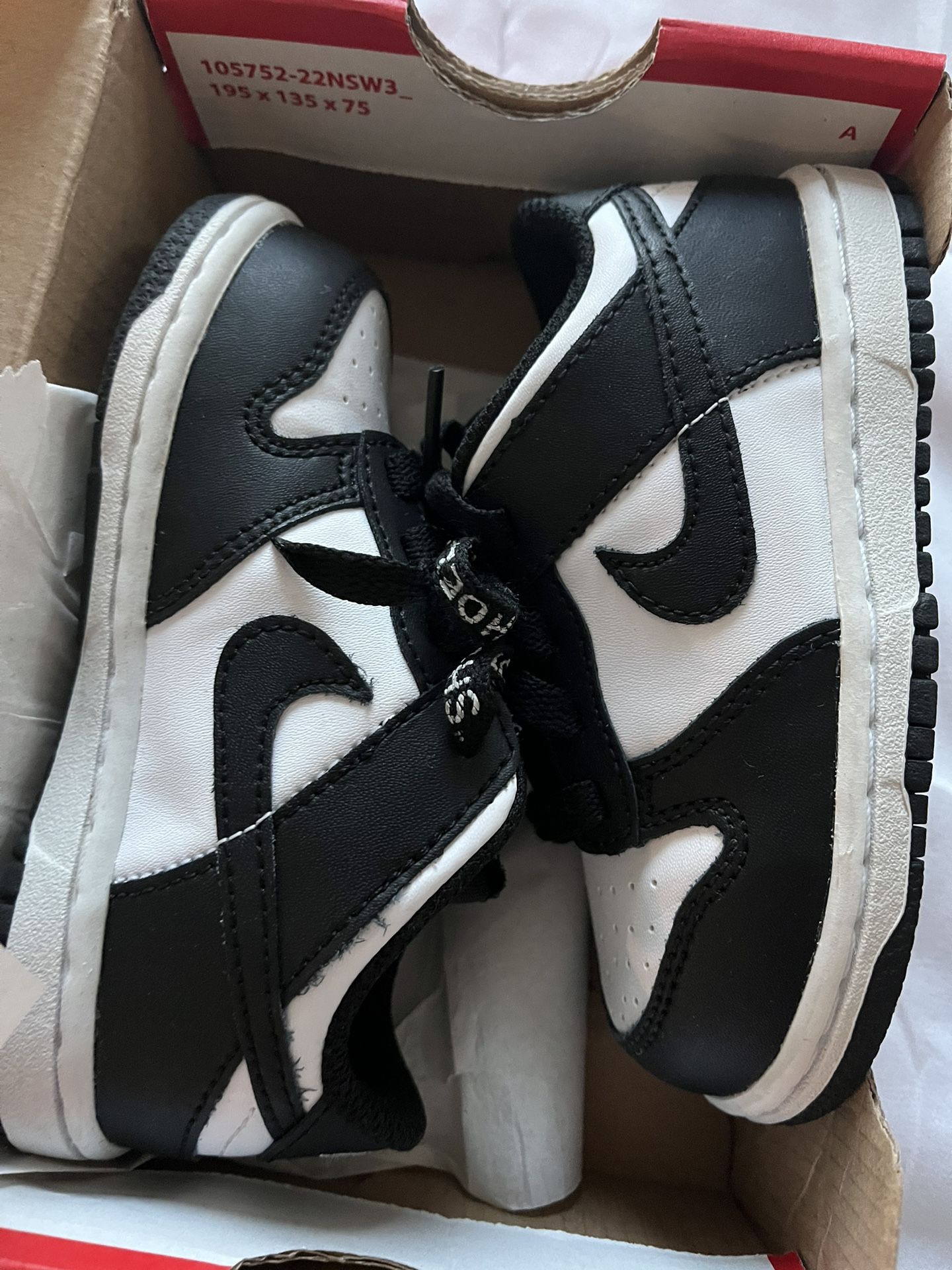 Toddler’s Nike Dunk Sneakers Size 8