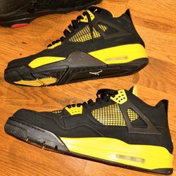 Air Jordan  4s “Thunder” 