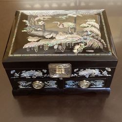 GORGEOUS ASIAN MOTHER OF PEARL JEWELLERY MUSIC BOX