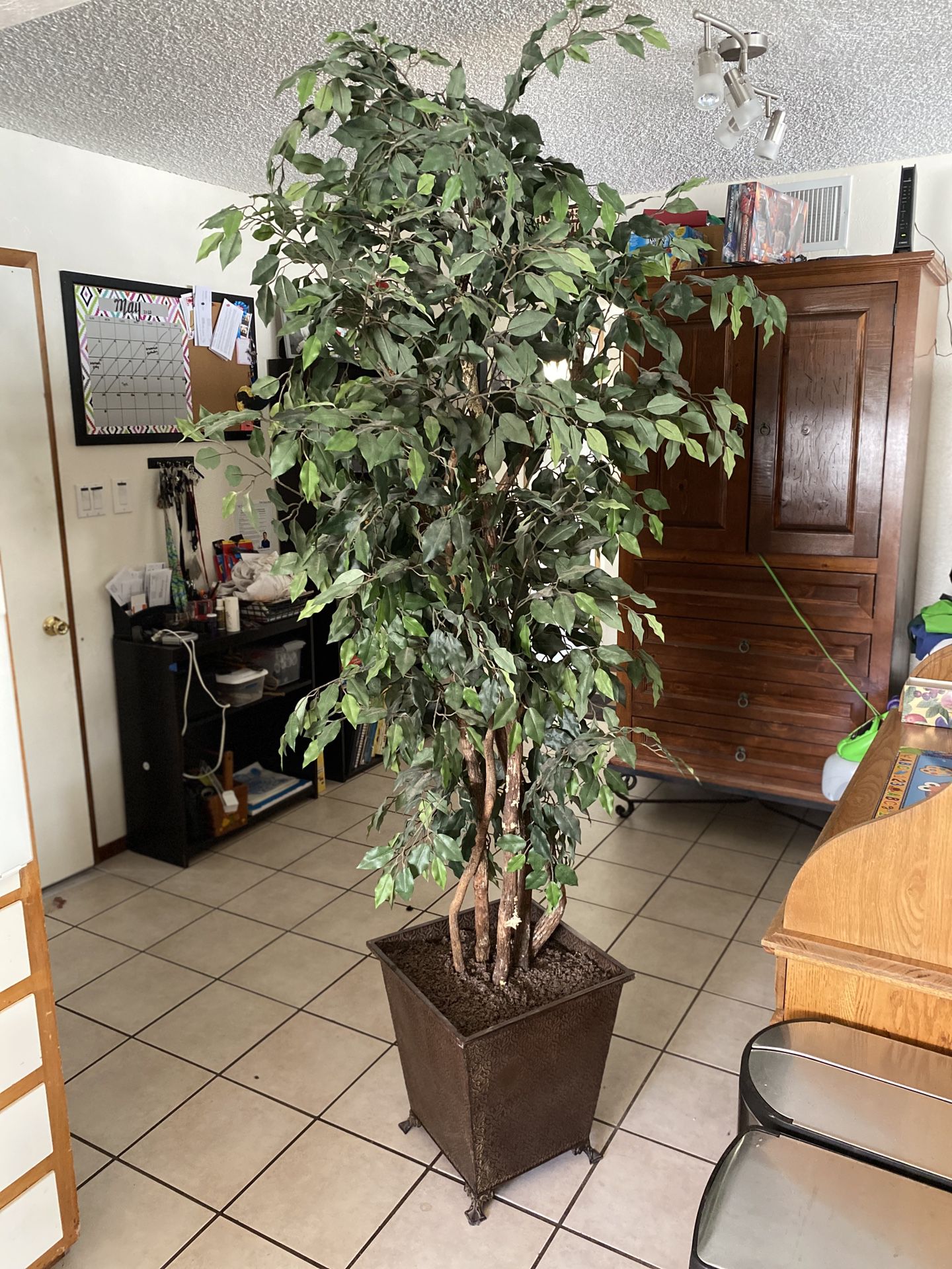 Fake Tree 7ft potted plant