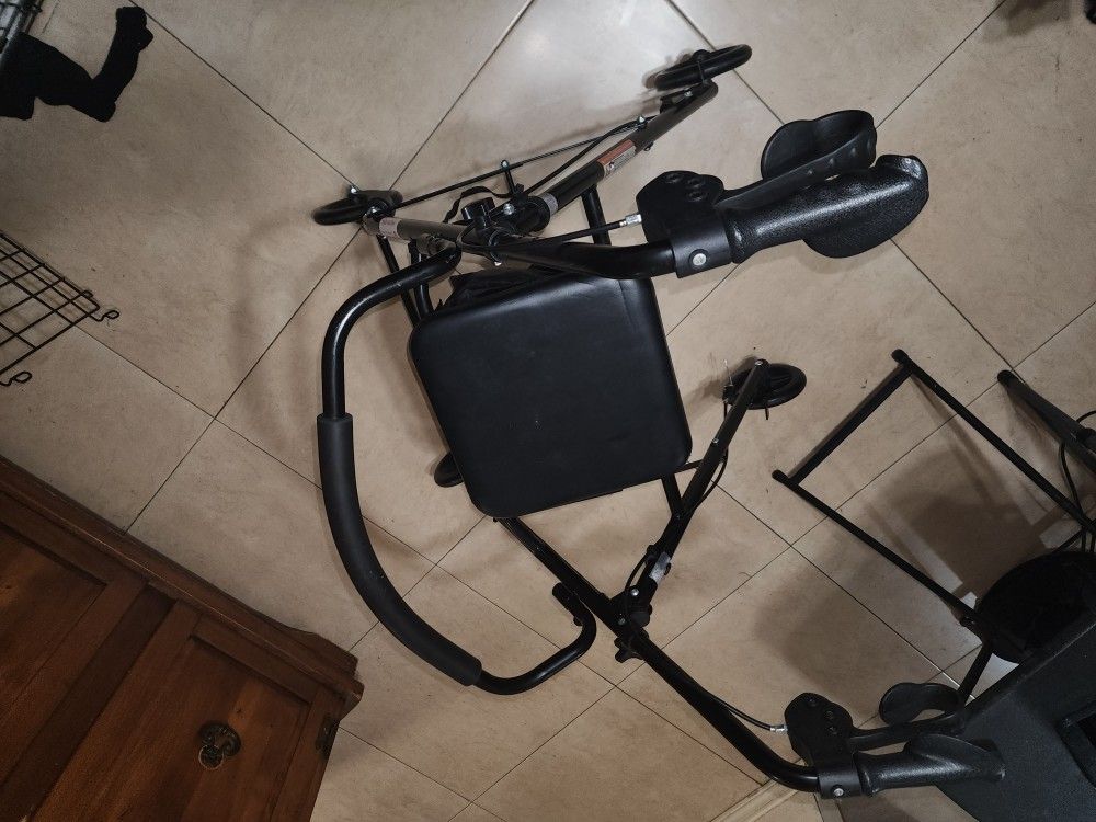  Walker Rolling Walker With Seat