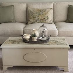 Bernhardt Sofa•Couch• Nailhead Trim •From Seldens Fine Furniture•Inner Spring & Down Cushions•Excellent Condition