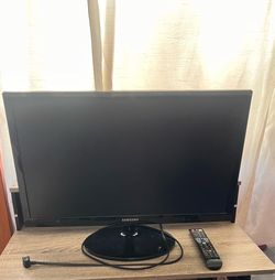 24” Samsung Syncmaster Monitor + Remote
