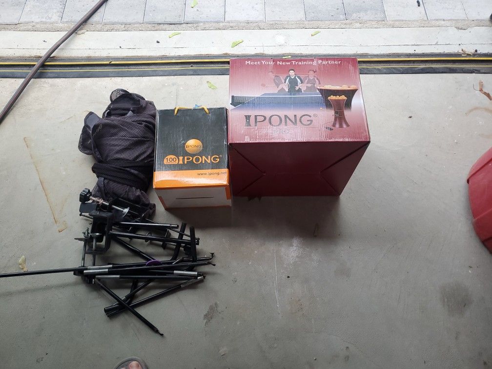 Ipong PRO OSCILLATING TABLE TENNIS ROBOT
