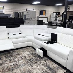 Manual Recliner Sectional. 🚚WE DELIVER🚚