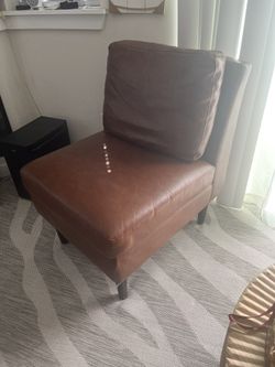 Accent Chair 