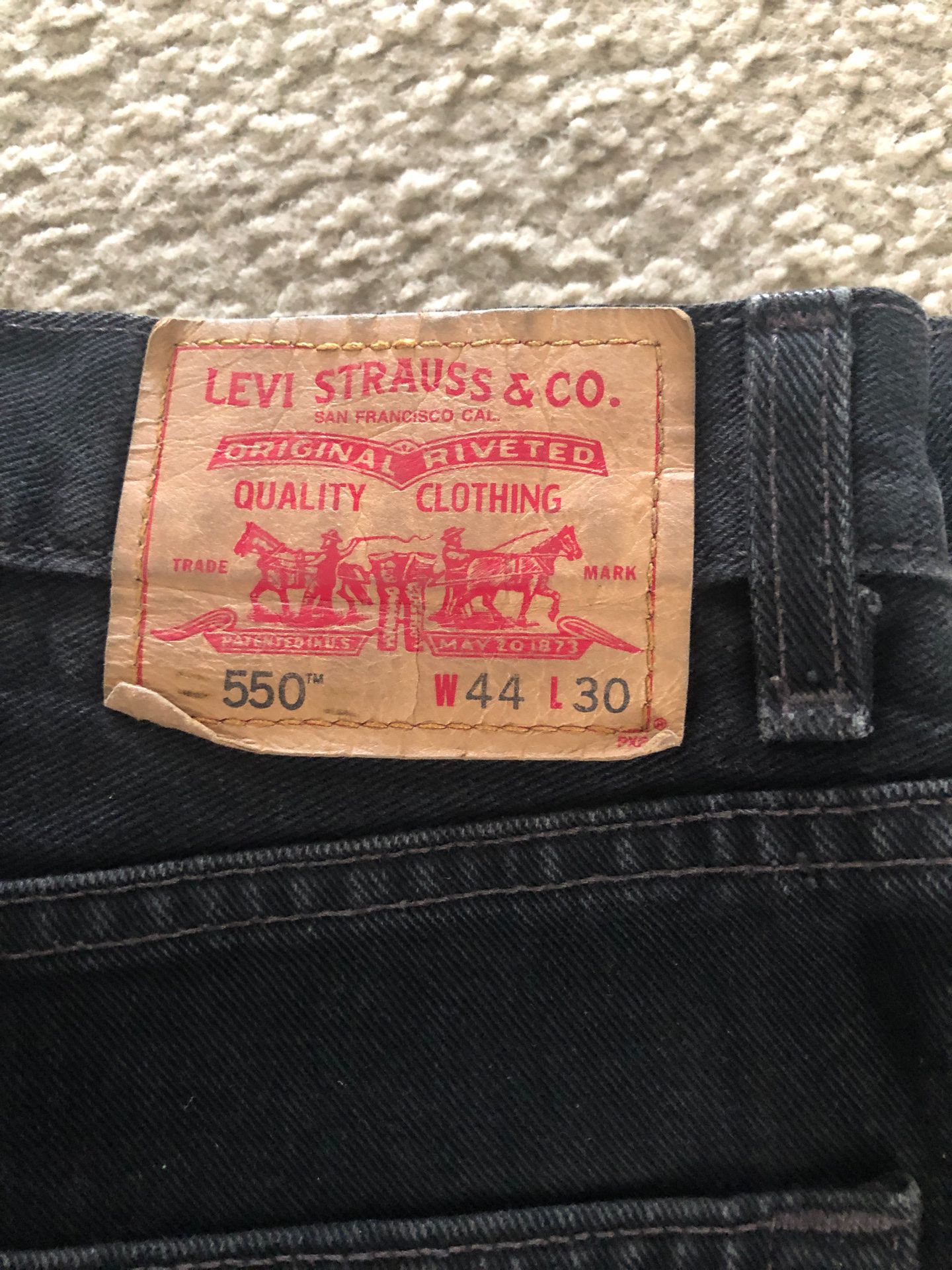 550 Levi Strauss black color jeans