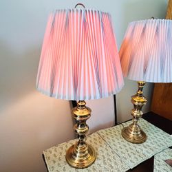 Pair of elegant Vintage Stiffel Hollywood Regency and Mid-Century Brass Modern aesthetics