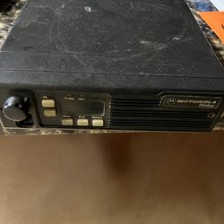 Motorola 2  HT750 Walky Talkies 2 Chargers And One Base Station D34LRA77A5DK