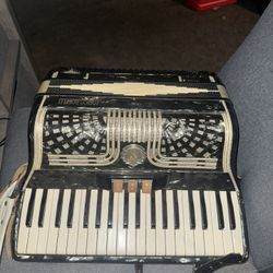 Silver Enrico Roselli Piano Accordion 120 Bass