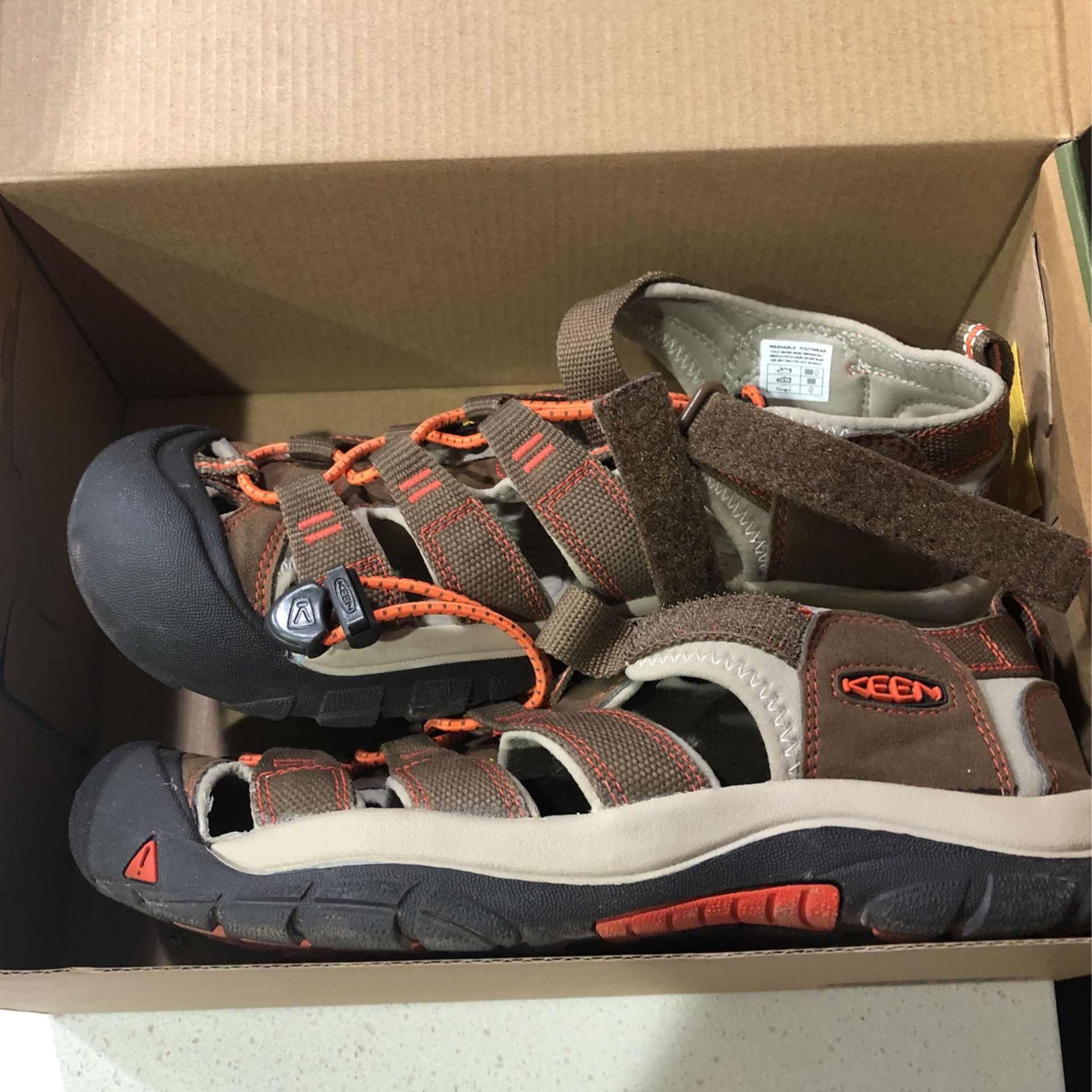 Keen dark earth newport H2