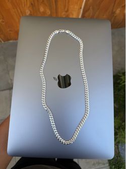 7mm silver cuban link chain 22”