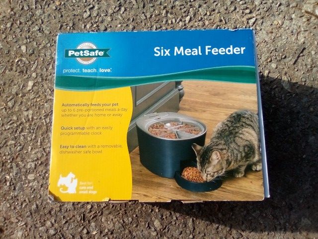 Six Meal Feeder Petsafe New In Box