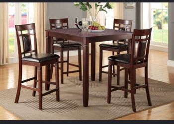 Oakwood dinner table