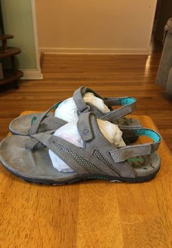 Almost new condition MERRELL SANDALS Size 9 women
