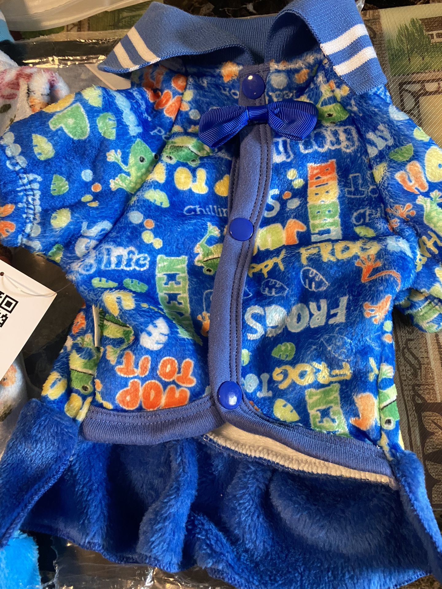 Extra smile and small to medium pet clothing with bowtie