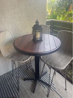 Patio table with 3 chairs $80 OBO
