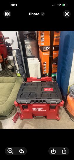 Milwaukee PACKOUT 22 in. Rolling