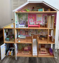 Doll house