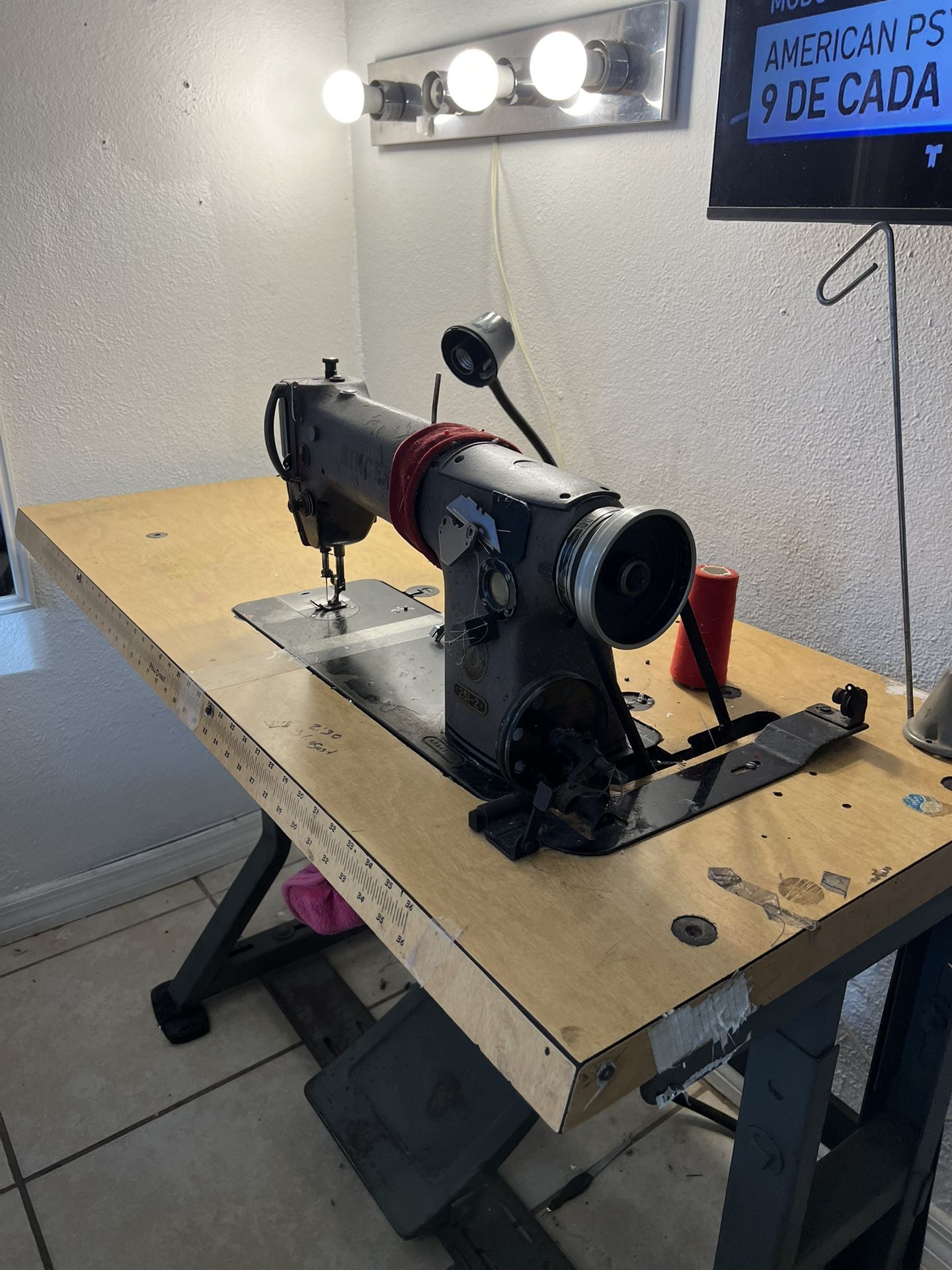 Singer Sewing Machine 