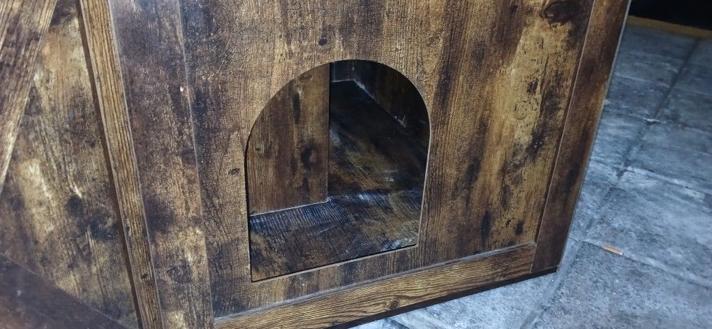 Custom Made Cat/dog House