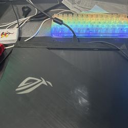 gaming laptop (RUNS no screen)