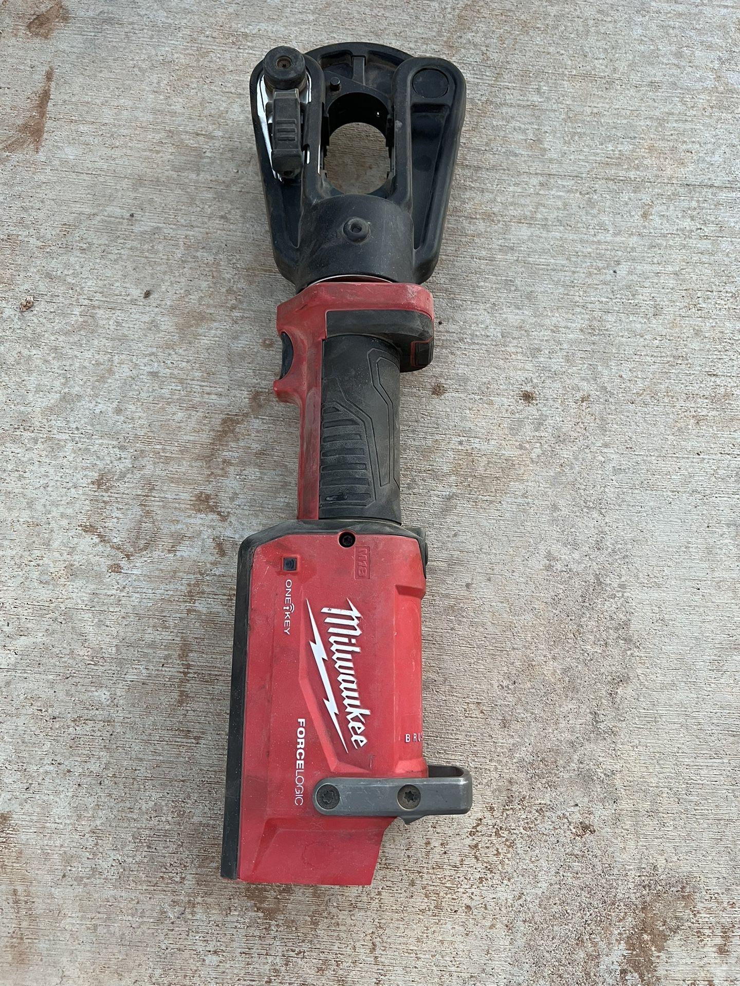 Milwaukee 12T Latched Crimper
