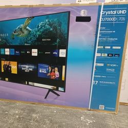 70" Screen Led Smart 4k Ultra HDTV By Samsung.  1 YEAR WARRANTY 