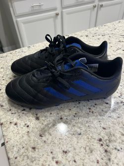 Adidas soccer cleats size 6