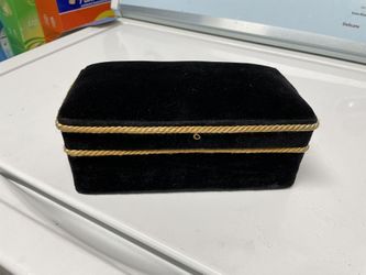 Jewelry box