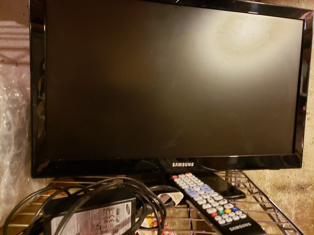 Samsung 18 and a 1/2 inch TV