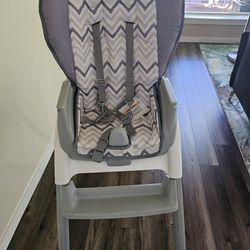 HIGH CHAIR - Ingenuity 3-in-1