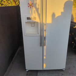 LG 2 Door Refrigerator Excellent Shape 